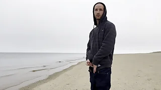 Convulsive Off handy the Beach