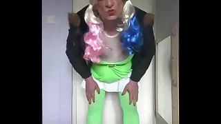 sissy crossdresser wanting nearby swallow pee